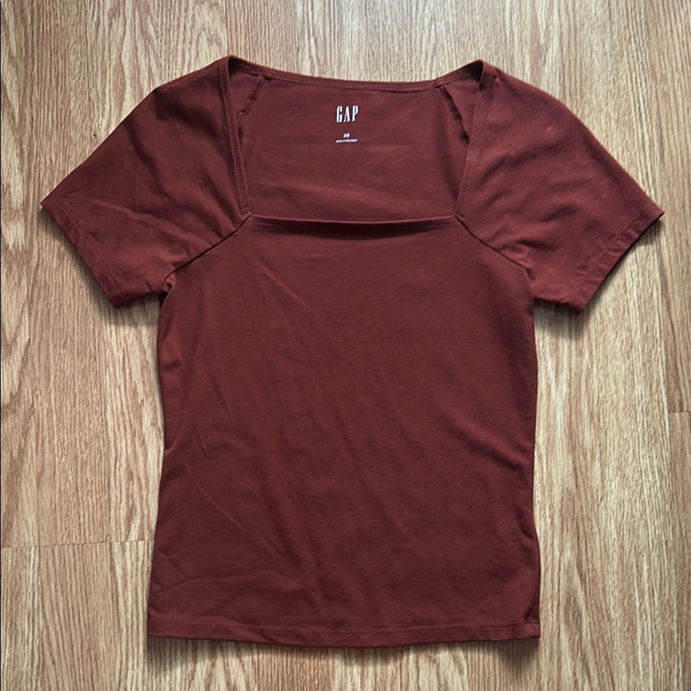 Gap short sleeve square neck top